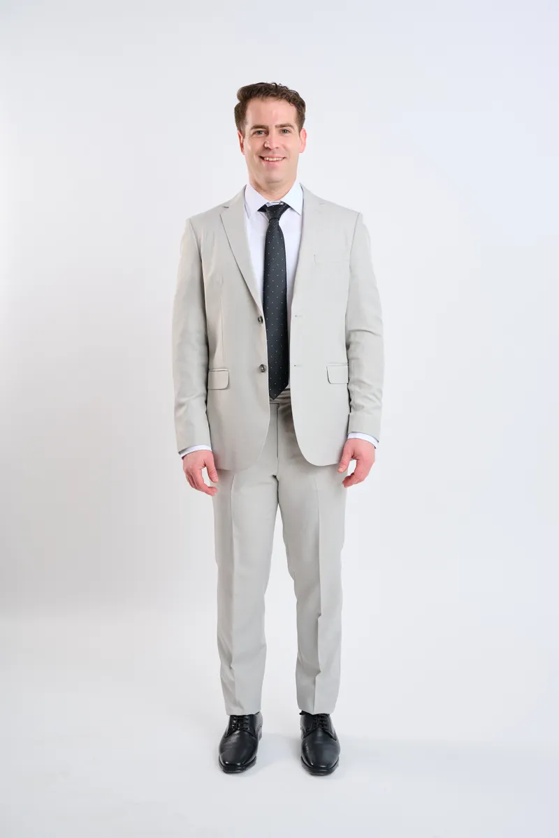 Traje gris perla
